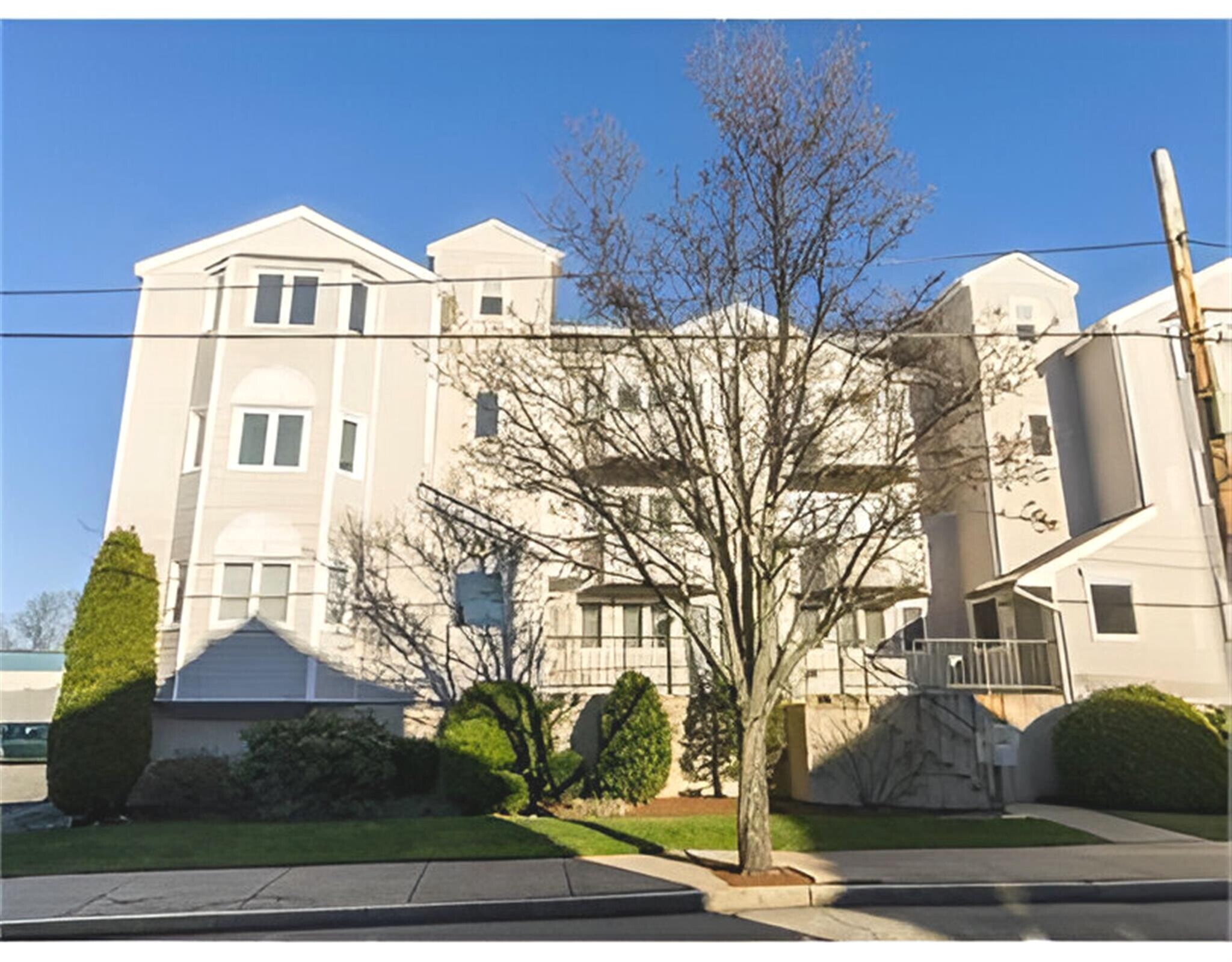 Building Photo - 620 Boston Ave