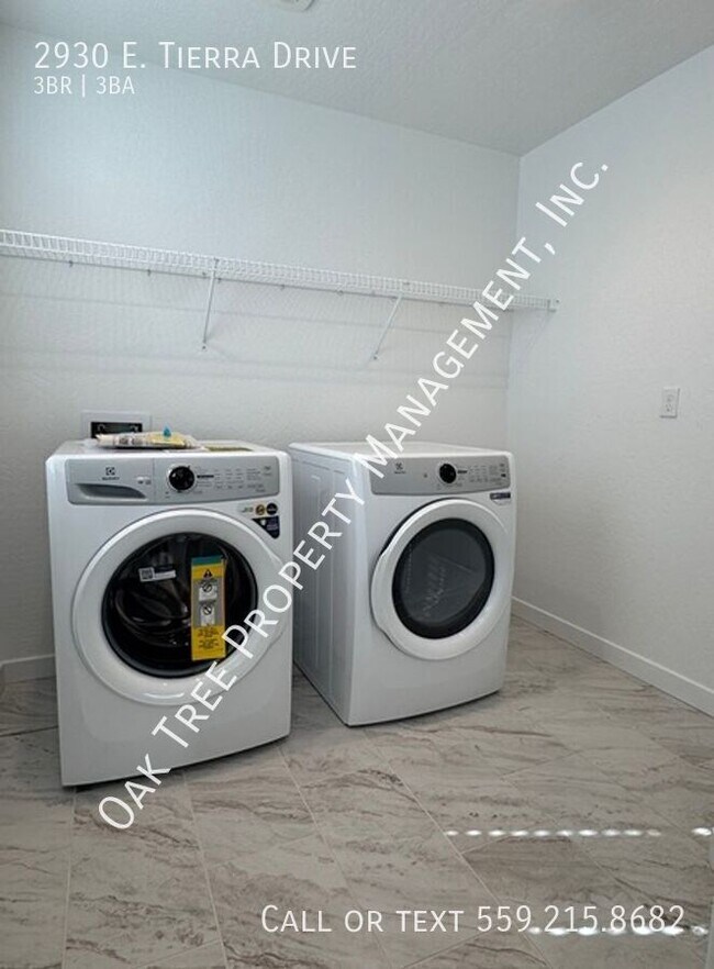 Building Photo - 2930 E Tierra Dr