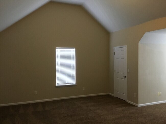 Building Photo - 5622 Falls Ridge Ln