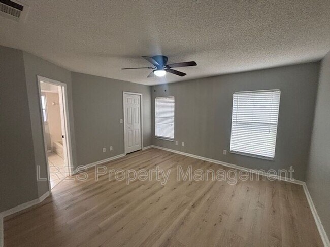 Building Photo - 1004 Stout Ct