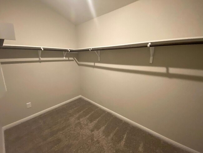 Building Photo - 10301 Mager Ln