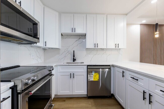 Building Photo - 4800 S Chicago Beach Dr