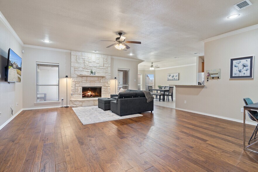 Building Photo - 107 Loda Ct