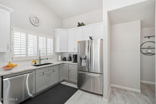 Building Photo - 24950 S Lakewood Dr