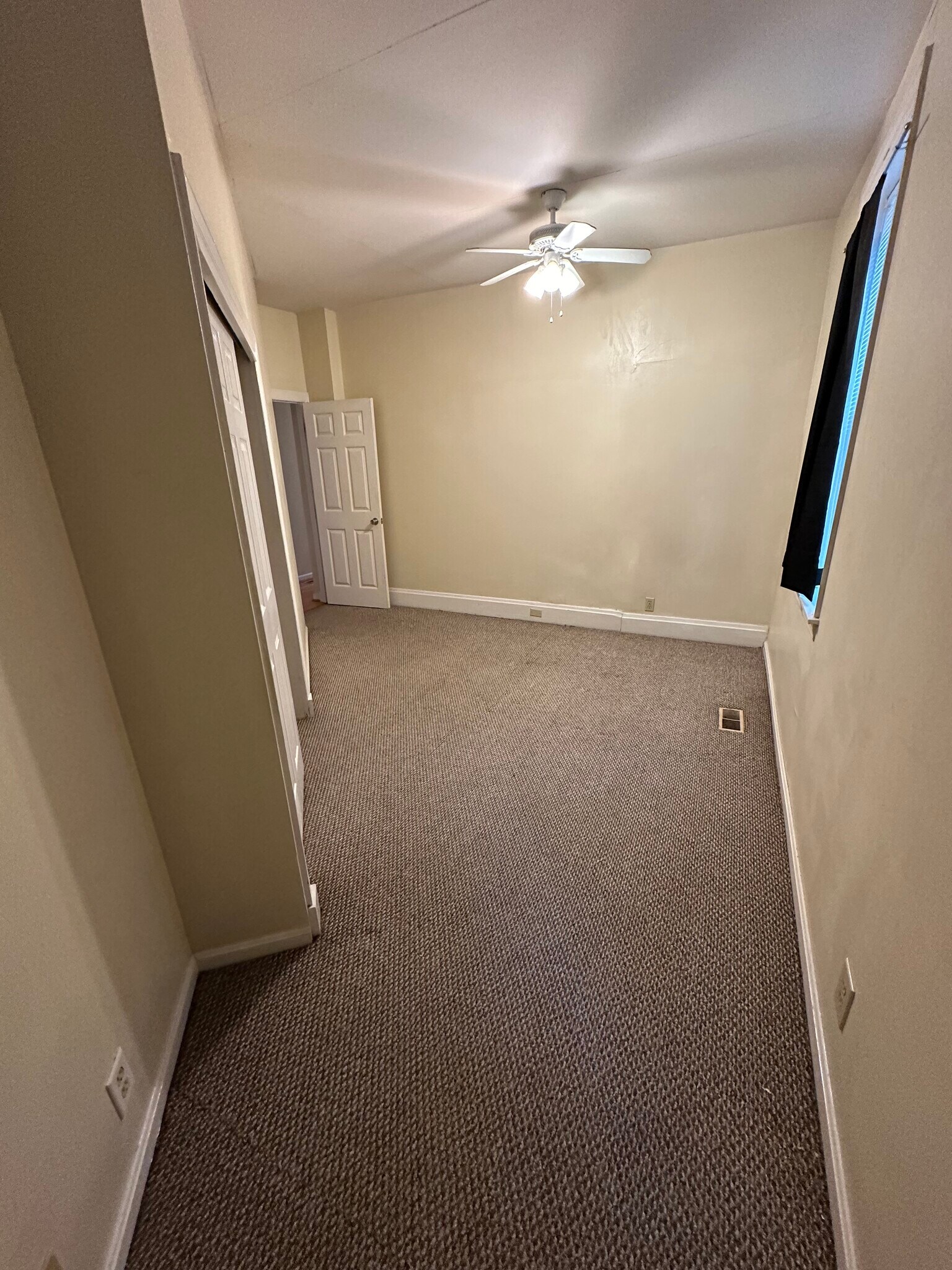 Building Photo - 8 W Hollister St