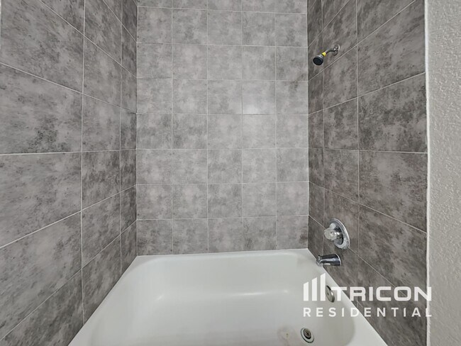 Building Photo - 6807 Exeter Park Place Apollo Beach FL