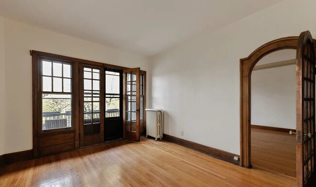 Building Photo - 1615 E Hyde Park Blvd