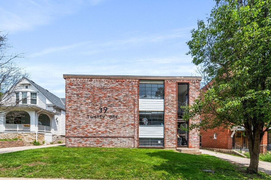 Building Photo - 3921 WYANDOTTE