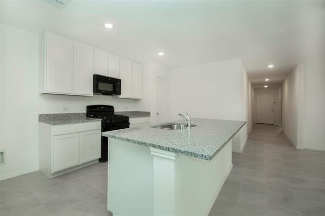 Building Photo - 2905 Kings Table Ct