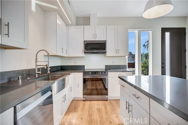 Building Photo - 6721 Rhea Ave