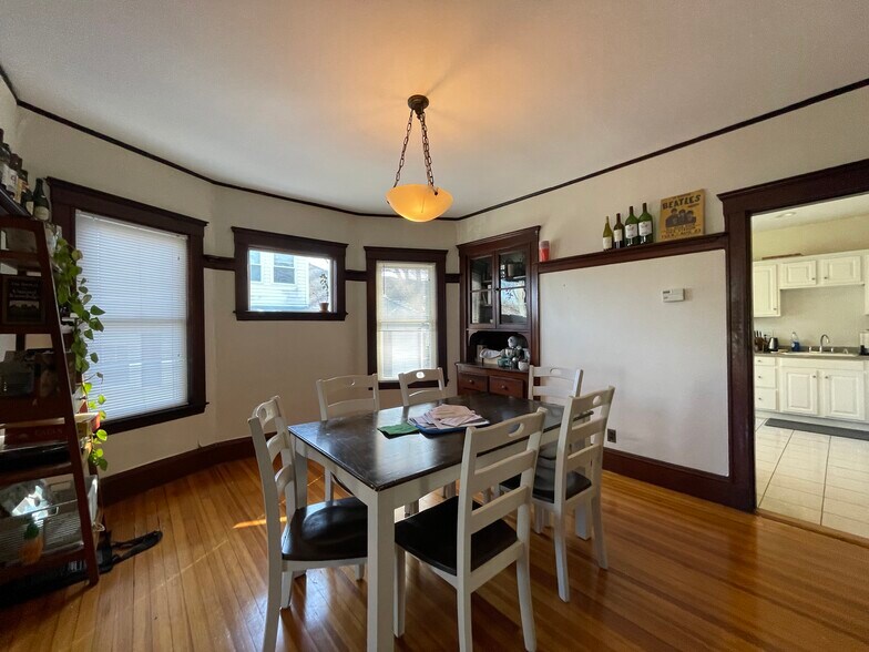 Building Photo - 54 Hobson St