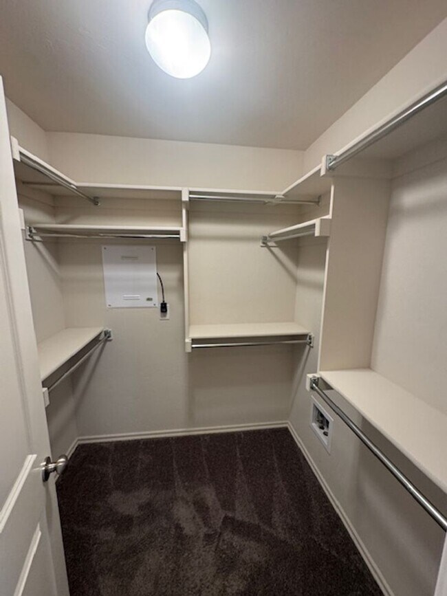 Building Photo - Storm shelter, All Appliances and security system with monitoring! 4 bed, 2 bath 2 car garage!