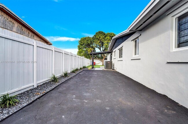 Building Photo - 2211 NW 189th Terrace