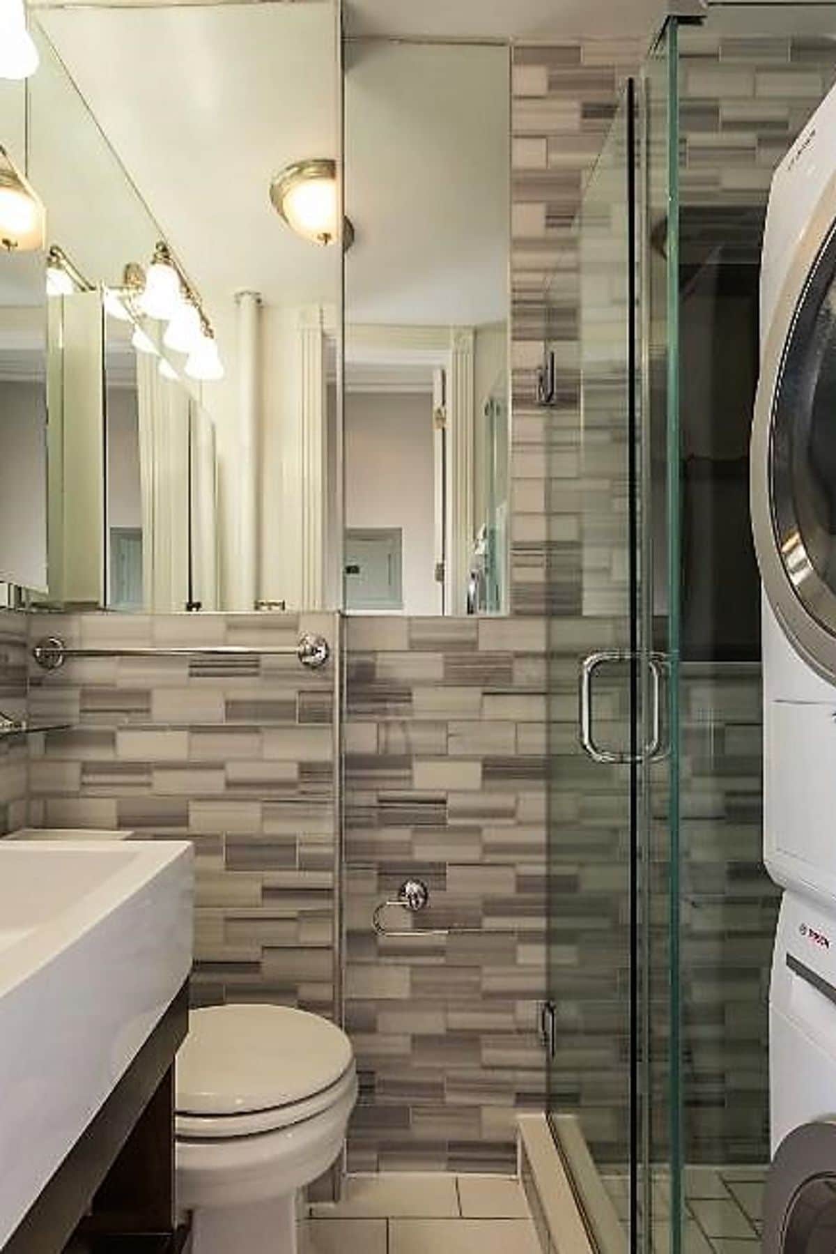 Building Photo - East 25th Street