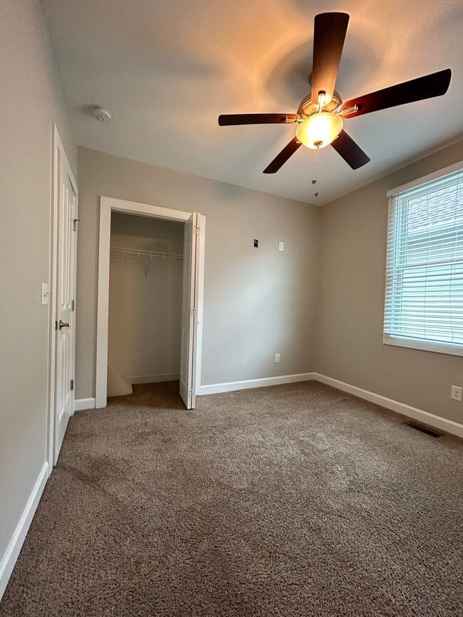 Building Photo - 3 bed 2.5 bath in Germantown, 1 Car Garage, Fenced Yard