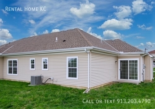 Building Photo - 2100 N 114th St