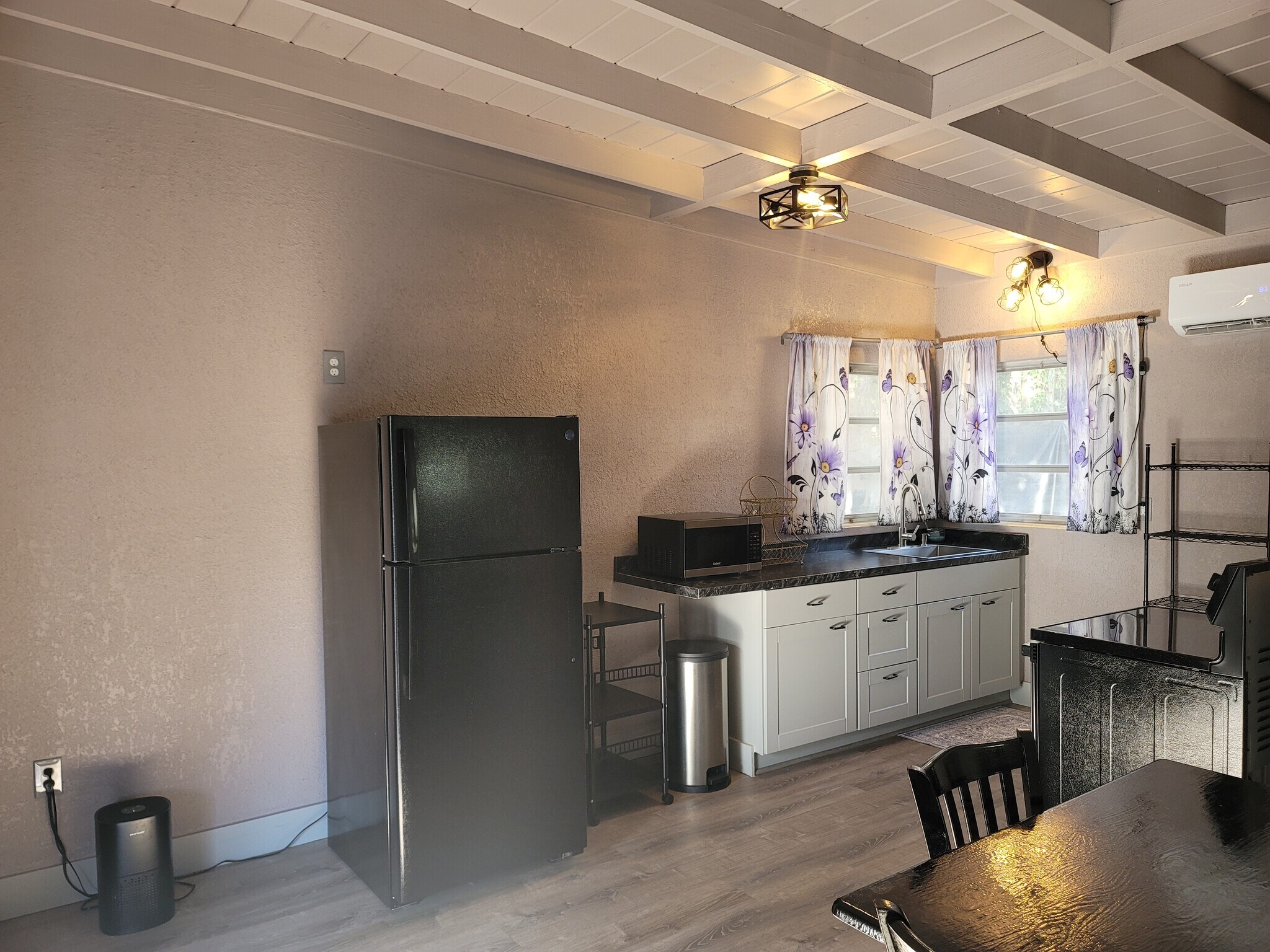 Building Photo - 5321 NE 29th St