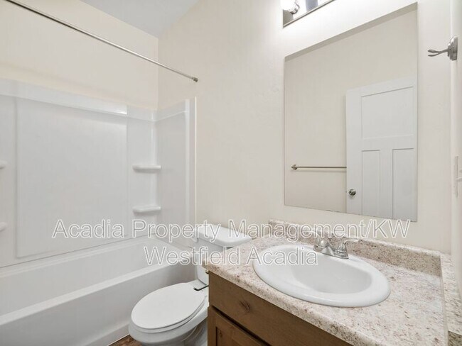 Building Photo - 656 W Meadow Dr