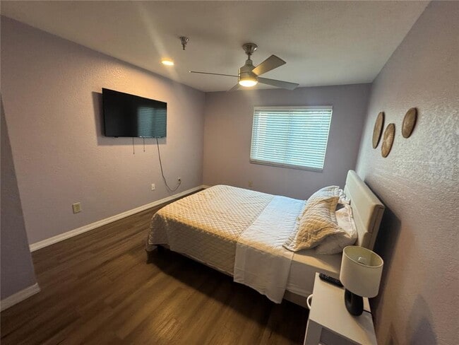 Building Photo - 10265 Gandy Blvd N