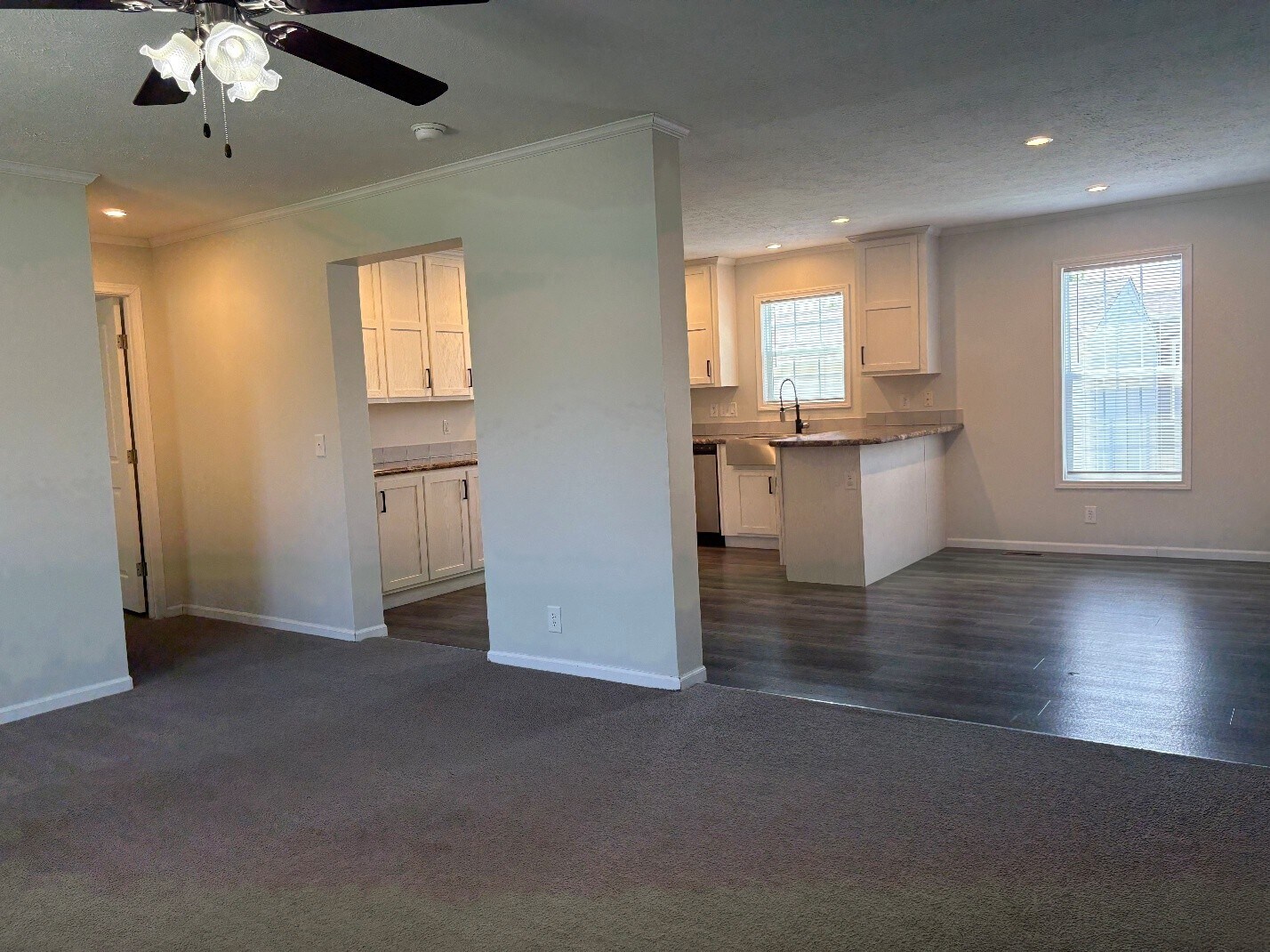 Building Photo - 327 Green Park Cir