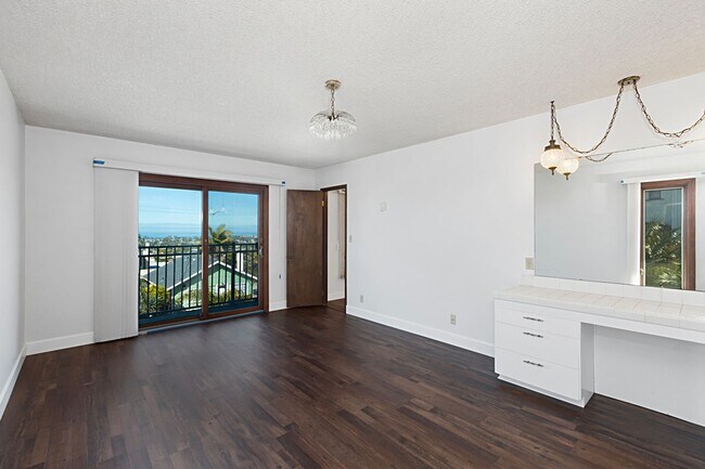 Building Photo - Timeless 4BR/2BA Corner-Lot Home, Perched on the Hills of Ocean Beach. Sweeping Ocean Views