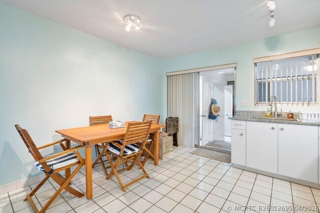 Building Photo - 13 Sailfish Ln