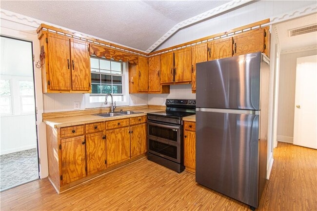 Building Photo - 250 Nottingham Wy