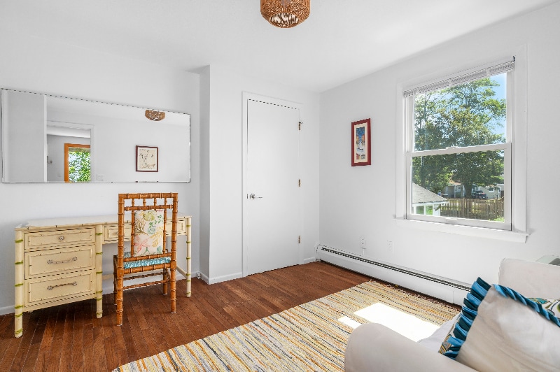 Building Photo - 240 Narragansett Ave
