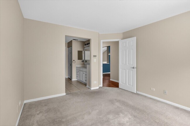 Building Photo - 1161 Hawthorne Ln