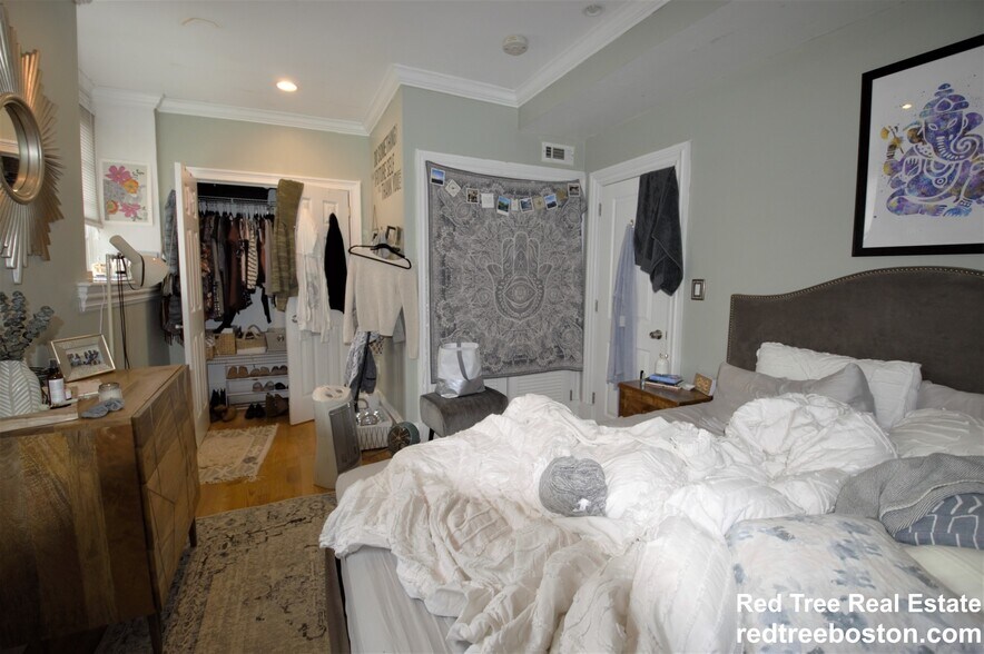 Building Photo - 55 Hobart St