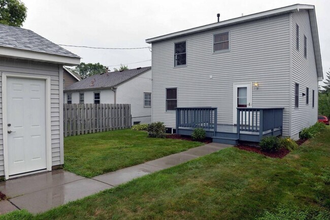 Building Photo - Robbinsdale Home for Rent
