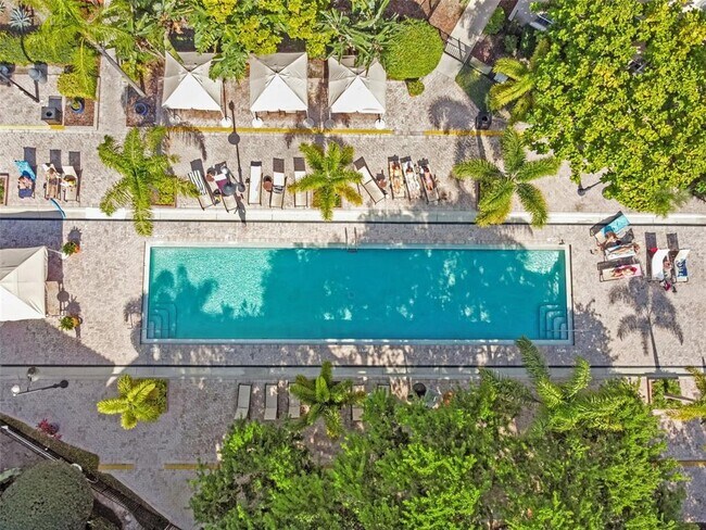 Building Photo - 2421 W Horatio St