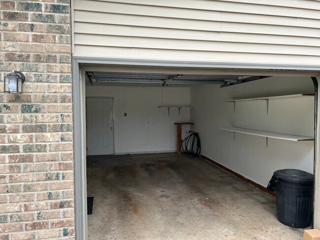 Building Photo - 450 Skare Rd