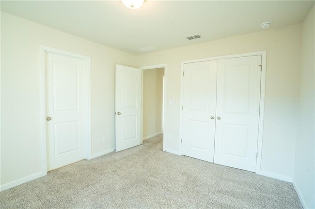 Building Photo - 1060 Sunny Lk Dr