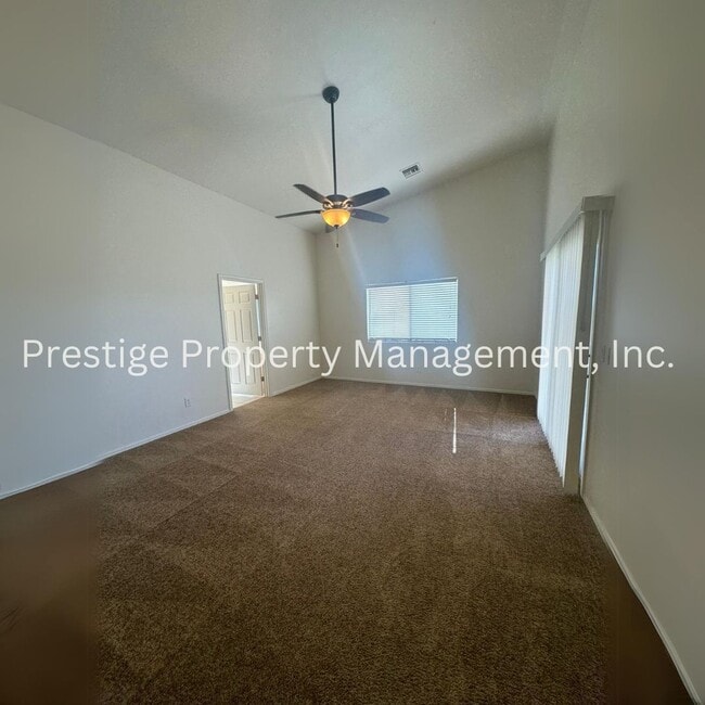 Building Photo - Beautiful Home with 3 Car Garage in Sonora...