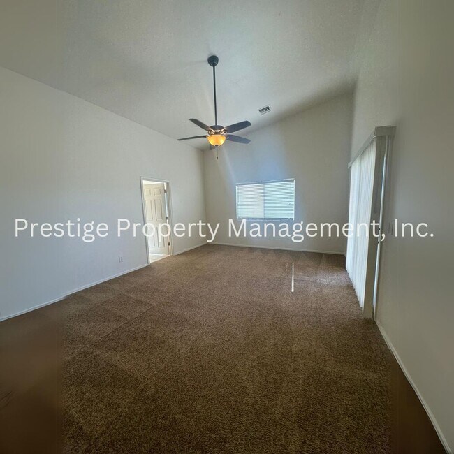 Building Photo - Beautiful Home with 3 Car Garage in Sonoran Ranch!