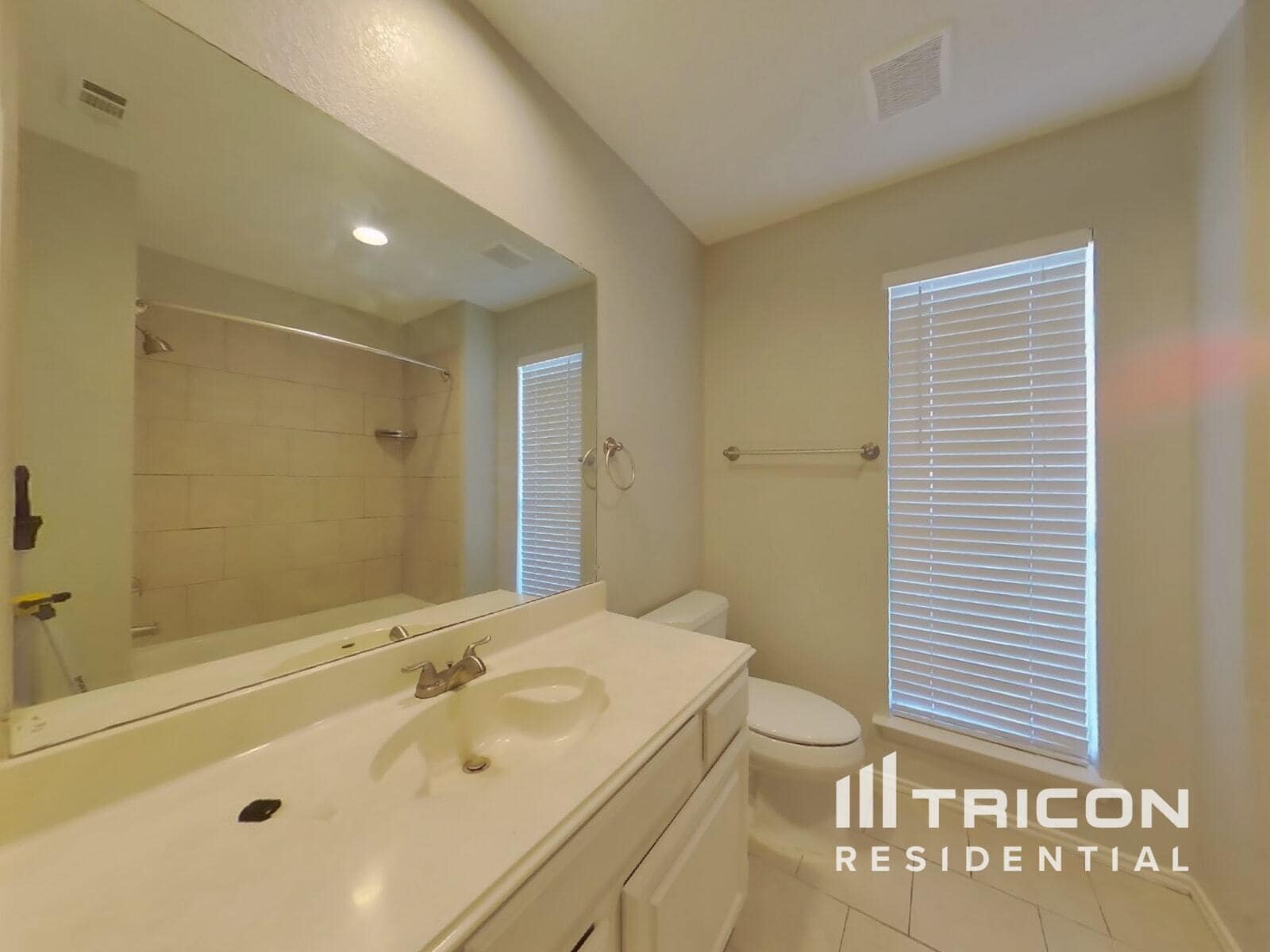 Building Photo - 2817 Laurel Hill Dr