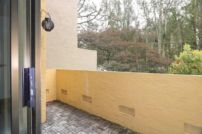 Building Photo - 128 Galewood Cir