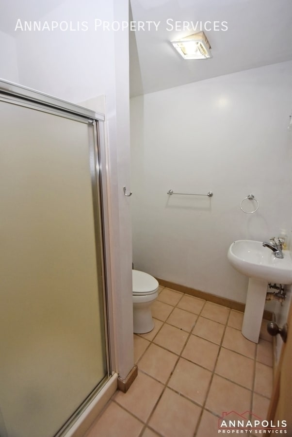 Building Photo - 1810 View Top Ct