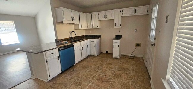 Building Photo - 5780 Saranac Ave