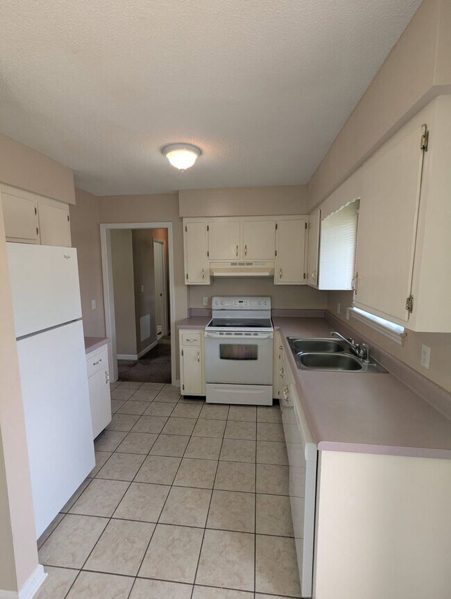 Building Photo - 4751 Tessie Ln