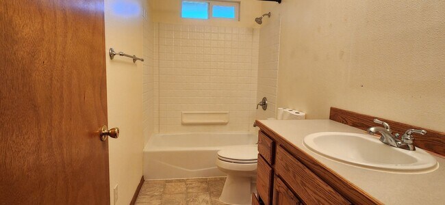 Building Photo - 3 Bed 1 bath Bothell rambler home $3199/mo