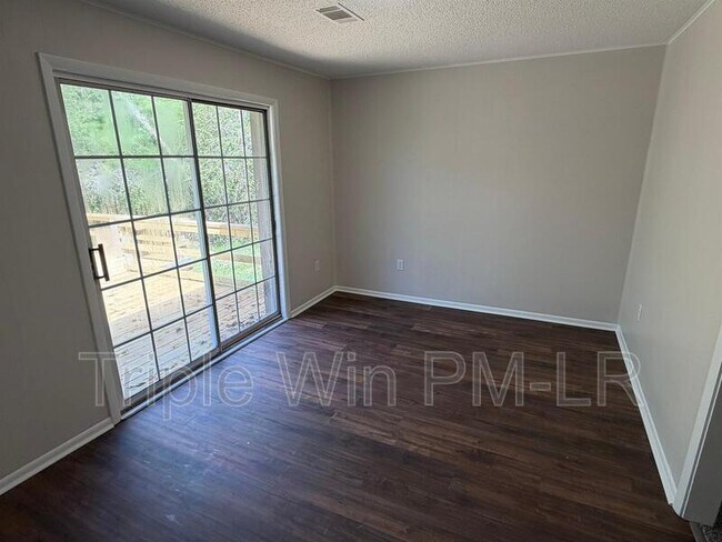 Building Photo - 17512 Bradshaw Rd