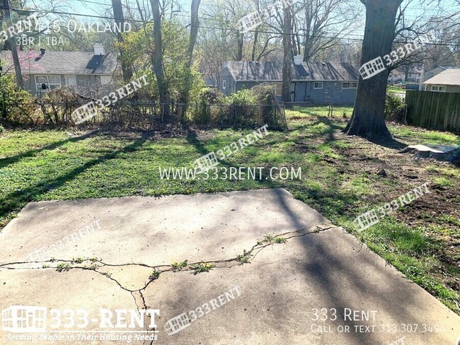 Building Photo - 11415 Oakland-