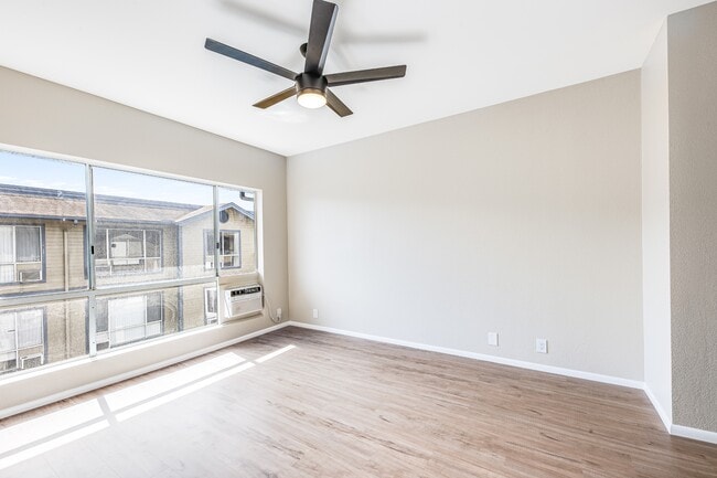 Building Photo - 91-284-284 Hanapouli Cir