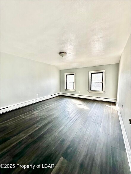 Building Photo - 164 N Washington St