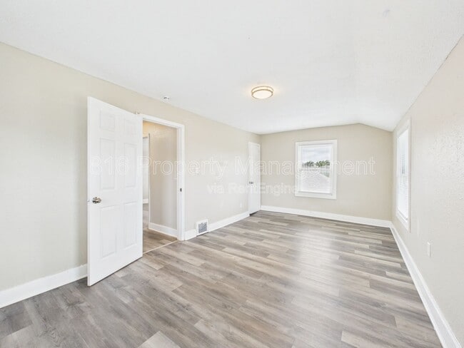 Building Photo - 4417 Wayne Ave