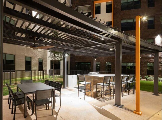 Building Photo - 2402 Aldrich St