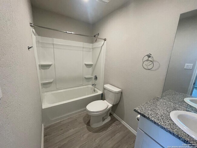 Building Photo - 430 Blue Stem Rd