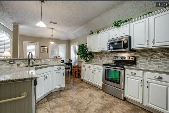 Building Photo - 4425 Forsyth Ln